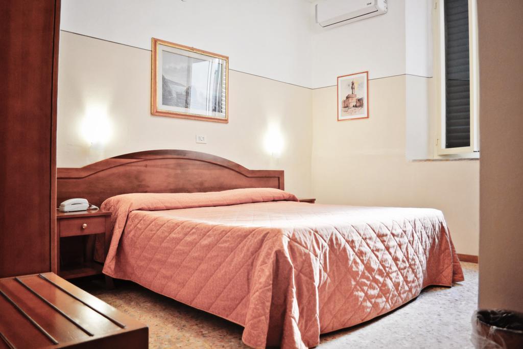 Hotel Arno Bellariva Флоренция Номер фото