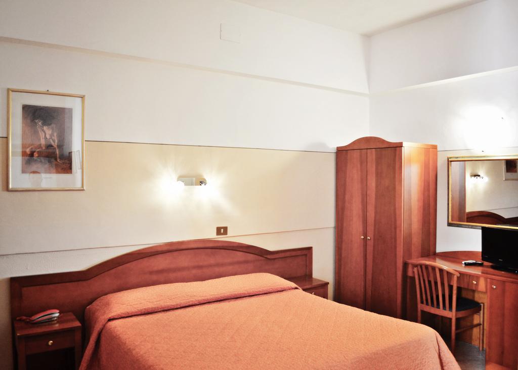 Hotel Arno Bellariva Флоренция Номер фото