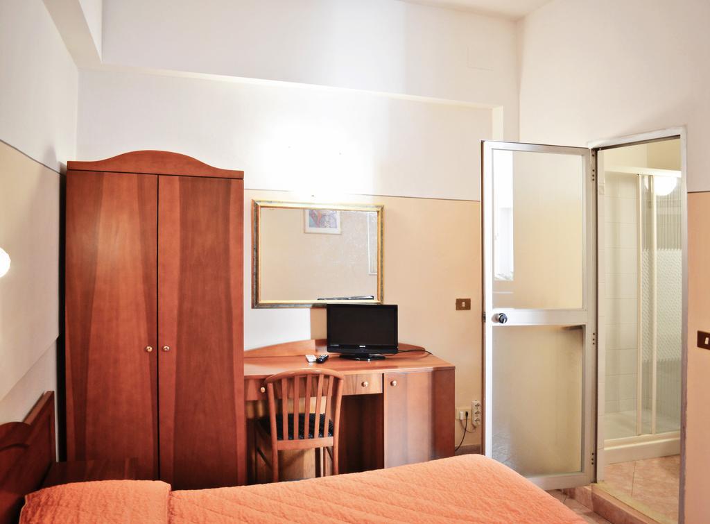 Hotel Arno Bellariva Флоренция Номер фото