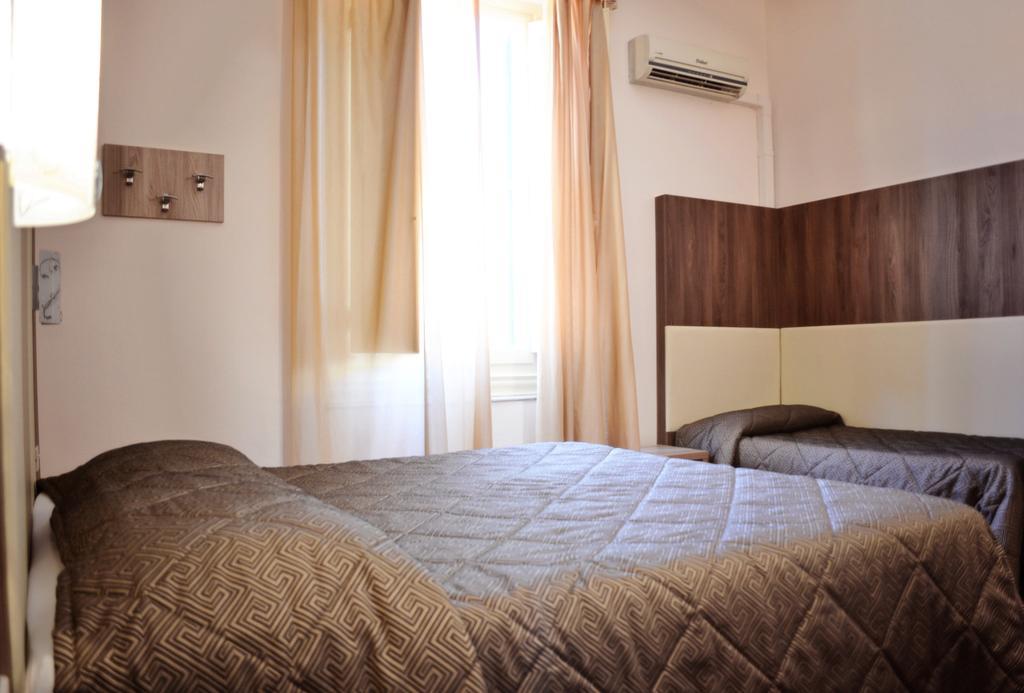 Hotel Arno Bellariva Флоренция Номер фото