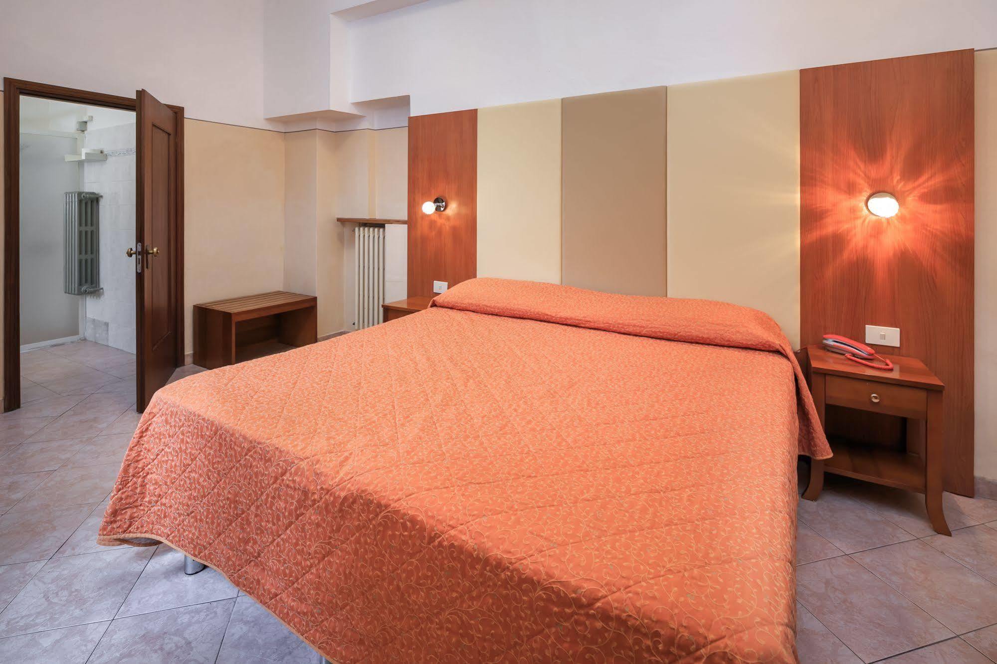 Hotel Arno Bellariva Флоренция Экстерьер фото